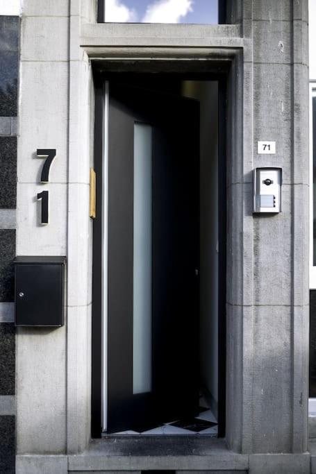 Façade et entrée de l’immeuble – The Edgewater Suites Cityscape, Namur