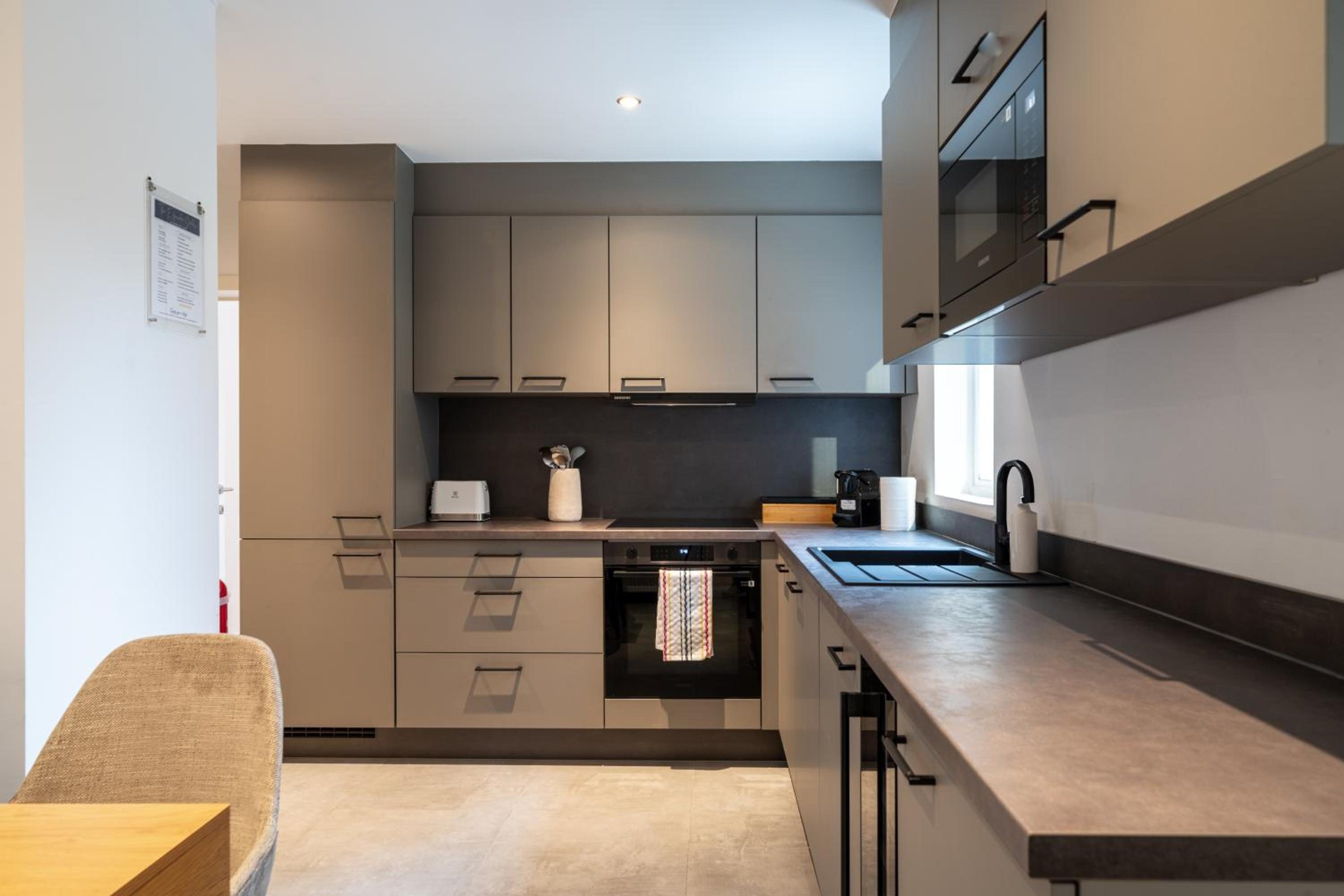 Cuisine entièrement équipée – The Edgewater Suites Cityscape, Namur
