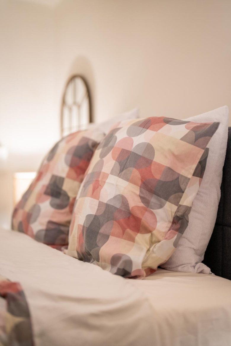 Chambre avec grand lit double – The Edgewater Suites Cityscape, Namur