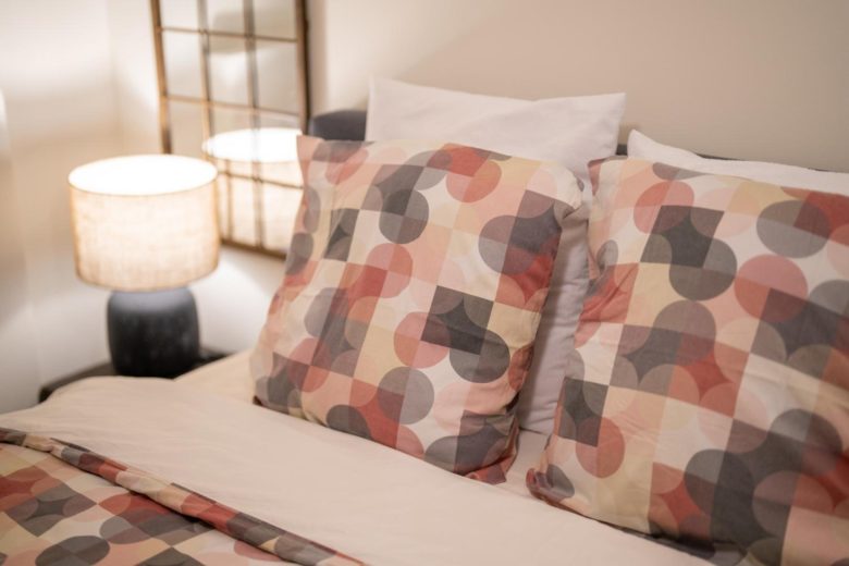 Chambre avec grand lit double – The Edgewater Suites Cityscape, Namur