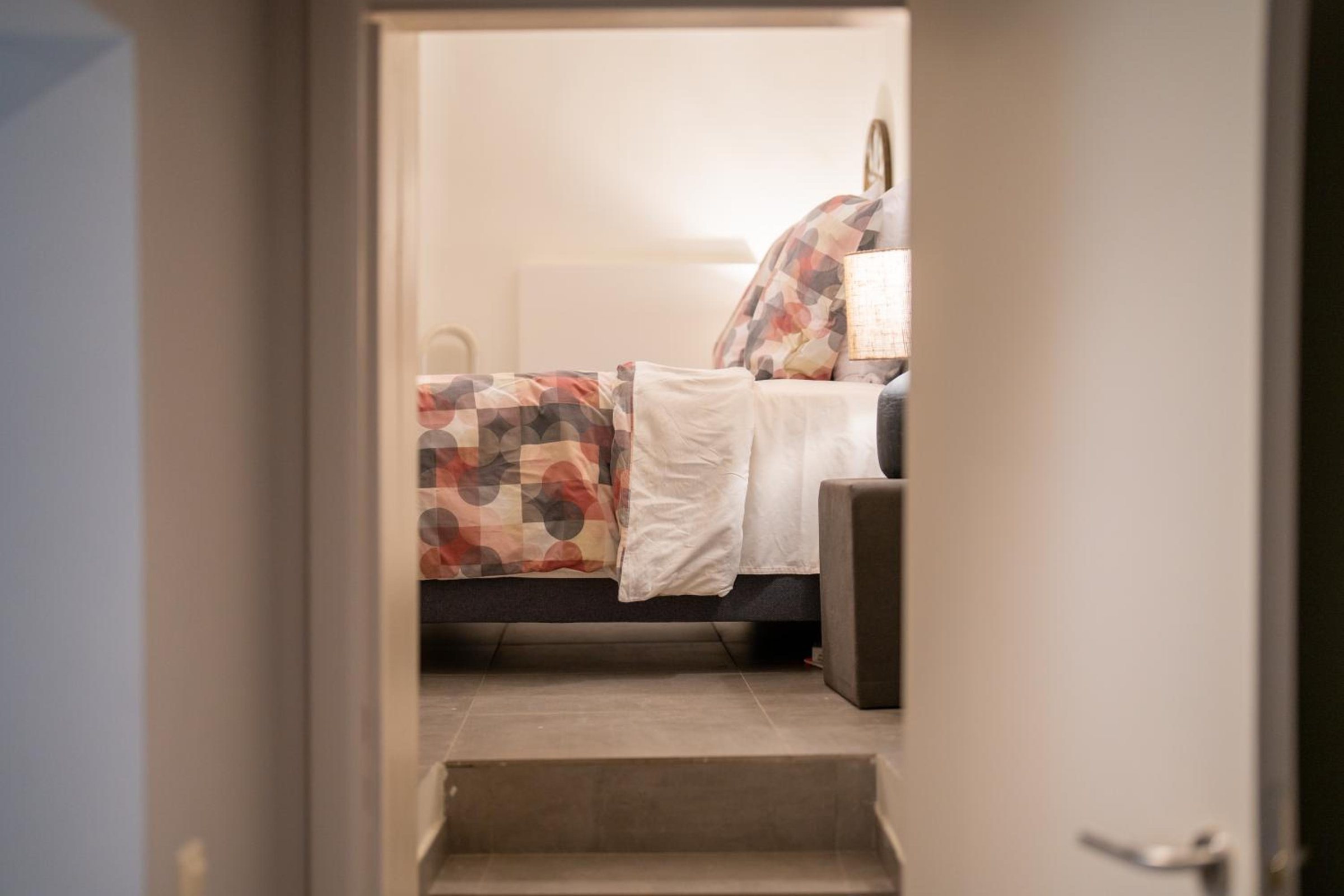 Chambre avec grand lit double – The Edgewater Suites Cityscape, Namur