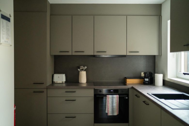 Cuisine entièrement équipée – The Edgewater Suites Cityscape, Namur