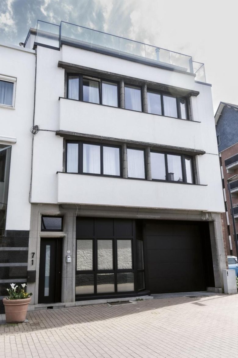 Façade et entrée de l'immeuble – The Edgewater Suites ParkView, Namur