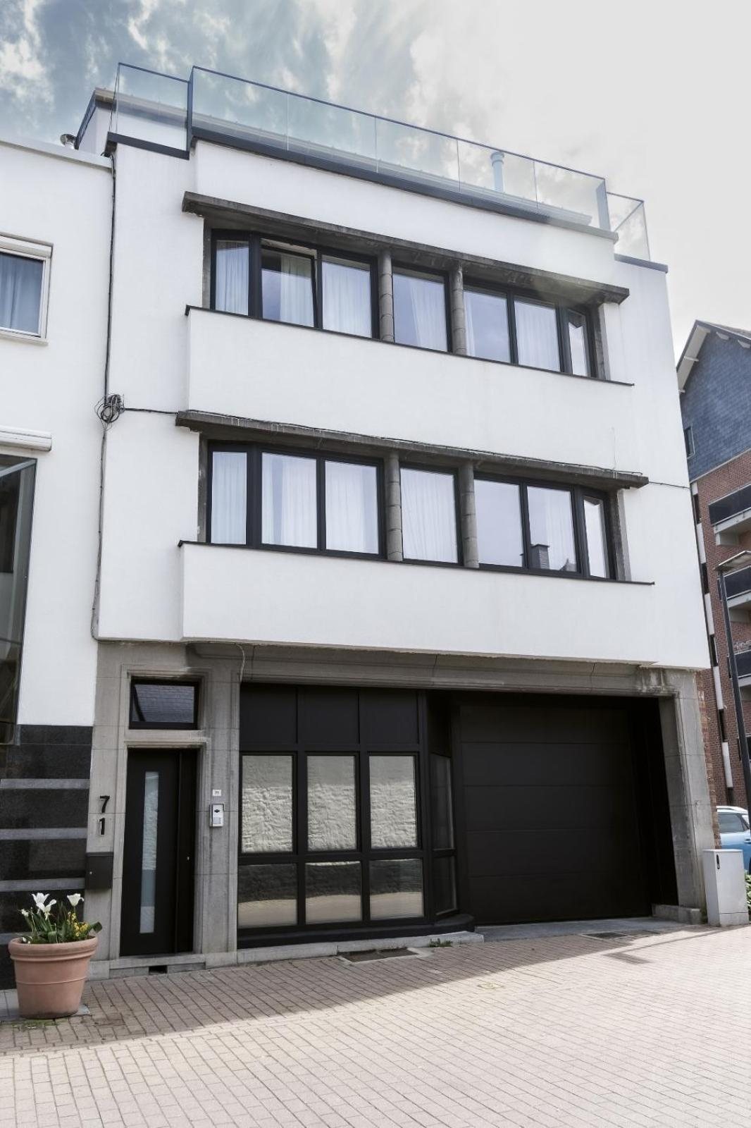 Façade et entrée de l'immeuble – The Edgewater Suites ParkView, Namur