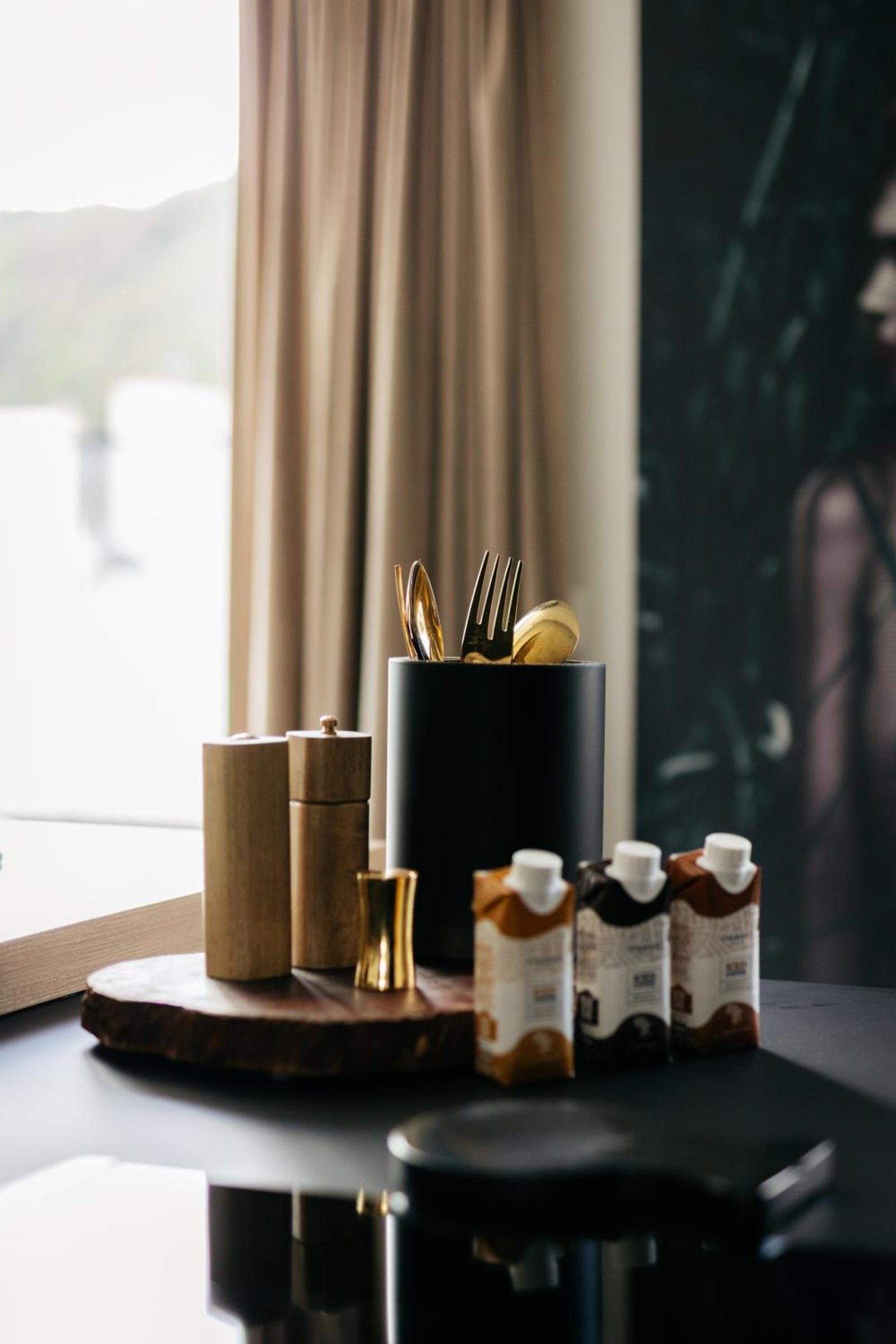 Cuisine équipée et espace repas – The Edgewater Suites Riverside, Namur