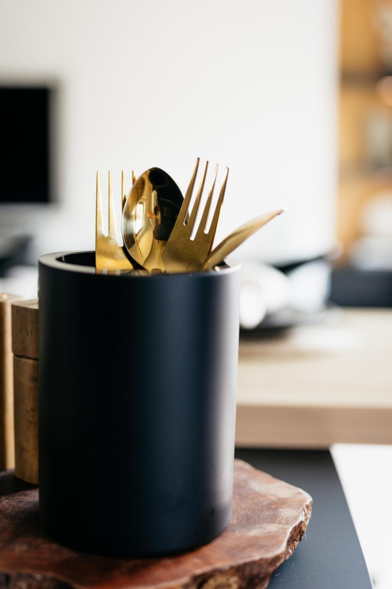 Cuisine équipée et espace repas – The Edgewater Suites Riverside, Namur
