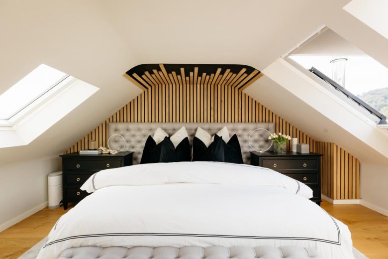 Suite parentale sous les toits avec baignoire îlot – The Edgewater Suites Riverside, Namur