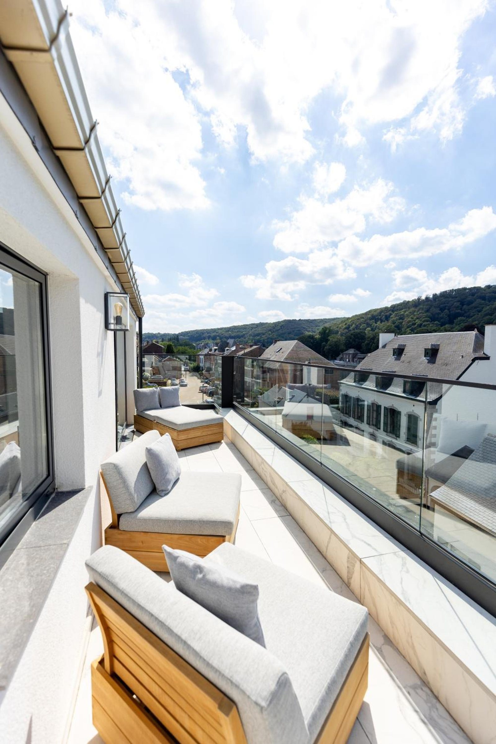 Terrasse avec vue sur la Meuse – The Edgewater Suites Riverside, Namur