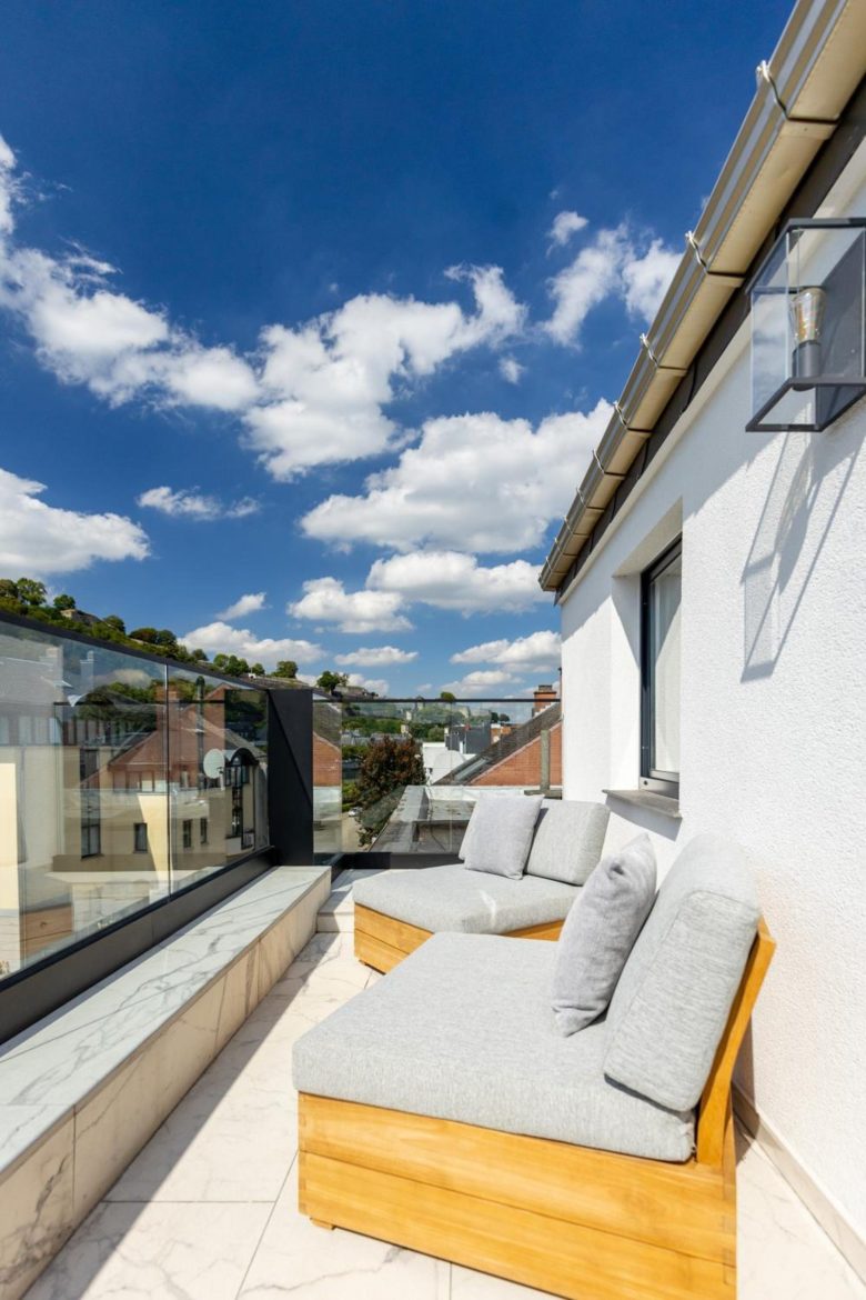 Terrasse avec vue sur la Meuse – The Edgewater Suites Riverside, Namur
