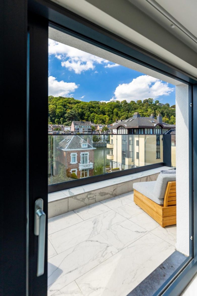 Terrasse avec vue sur la Meuse – The Edgewater Suites Riverside, Namur